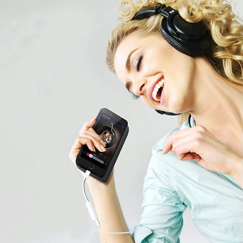 8 Pin to 3.5mm Headphone Bluetooth Jack Audio Adapter