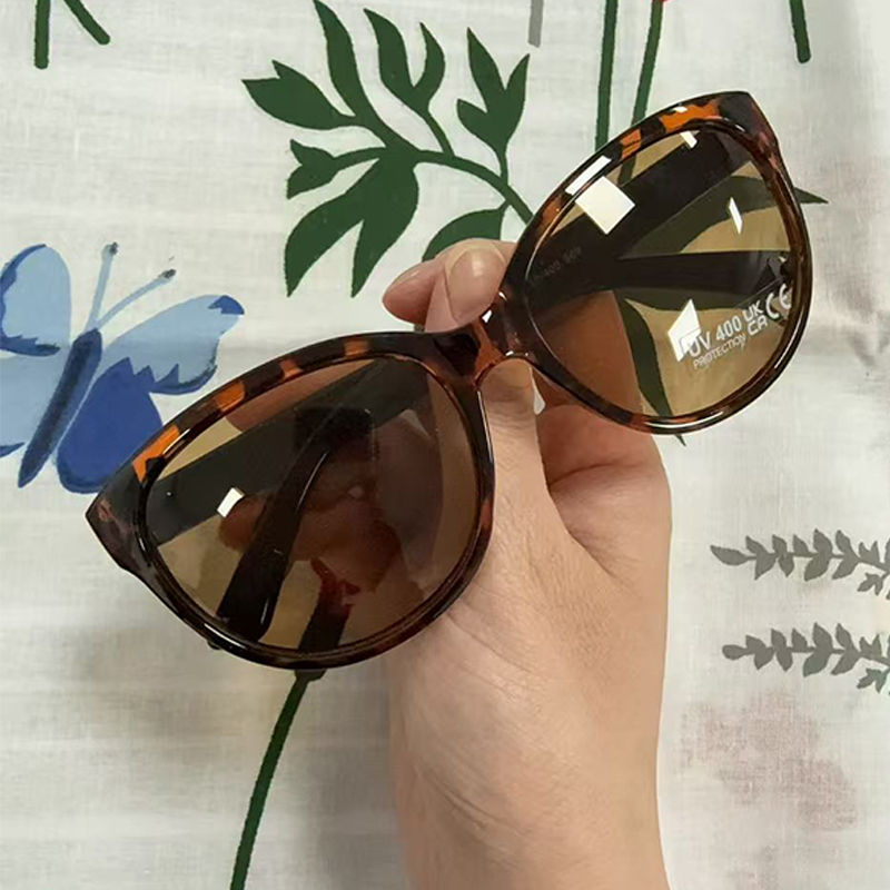 Ladies Tortoise Shell Sunglasses